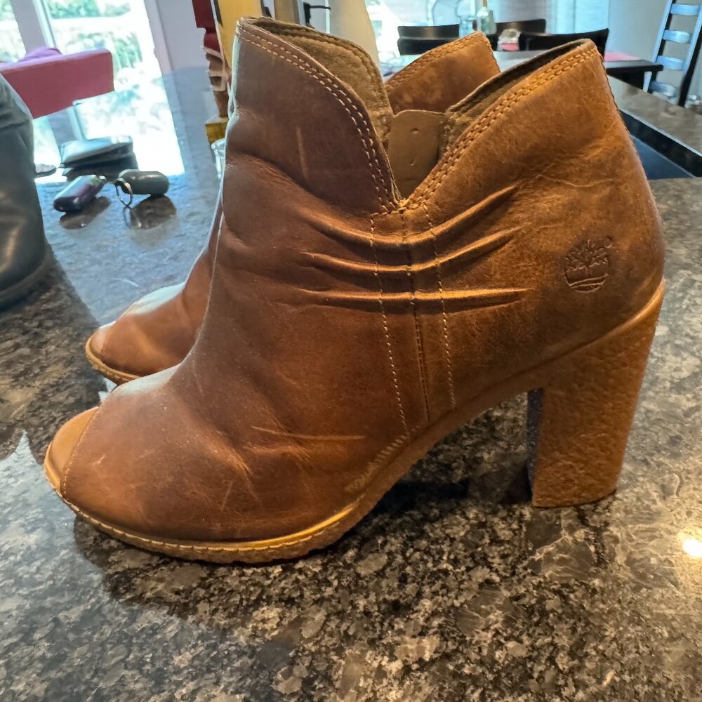 Size 8 - Timberland Brown Glancy Ruched Peep Toe Booties